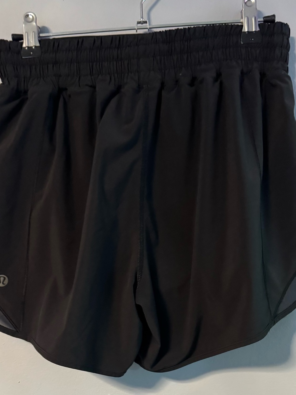 lululemon athletica Women’s Black Athletic Shorts with Mesh Hem Size 6 - Picture 3 of 10